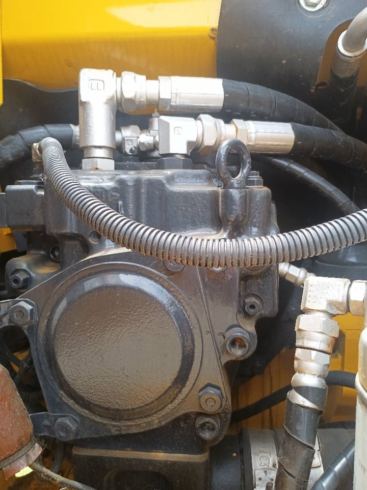 Komatsu PC 120-8 - Mini ekskavatorius: foto 4 Komatsu PC 120-8 - Mini ekskavatorius: foto 4