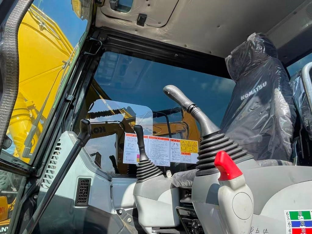 Komatsu PC 130 - Vikšrinis ekskavatorius: foto 2 Komatsu PC 130 - Vikšrinis ekskavatorius: foto 2
