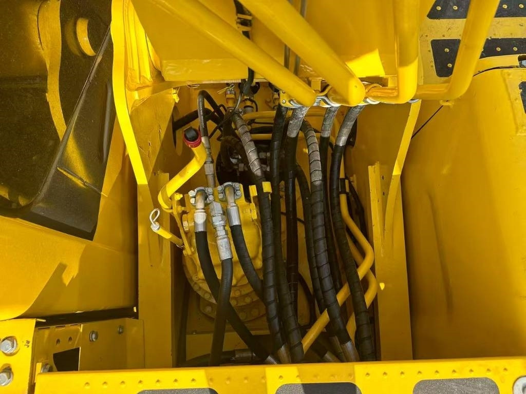 Komatsu PC 240 - Vikšrinis ekskavatorius: foto 3 Komatsu PC 240 - Vikšrinis ekskavatorius: foto 3