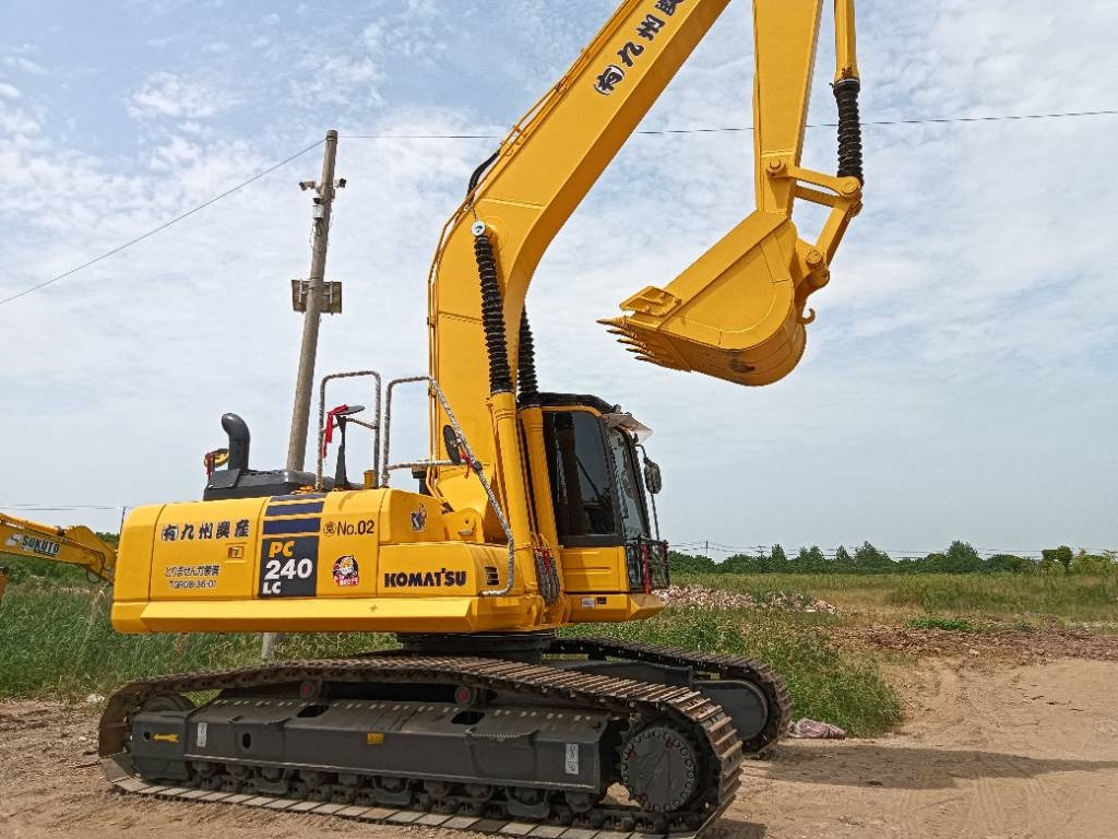 Komatsu PC 240 LC - Vikšrinis ekskavatorius: foto 1 Komatsu PC 240 LC - Vikšrinis ekskavatorius: foto 1