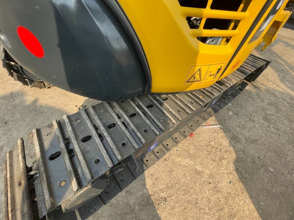 Komatsu PC 30 - Vikšrinis ekskavatorius: foto 4 Komatsu PC 30 - Vikšrinis ekskavatorius: foto 4