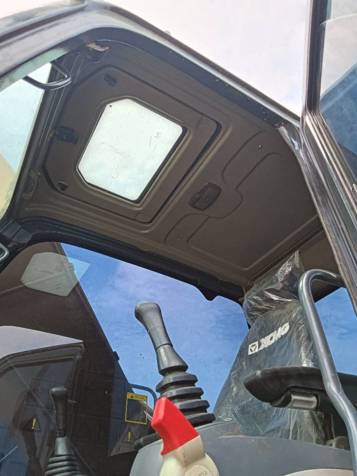 XCMG XE 215 DA - Vikšrinis ekskavatorius: foto 4 XCMG XE 215 DA - Vikšrinis ekskavatorius: foto 4