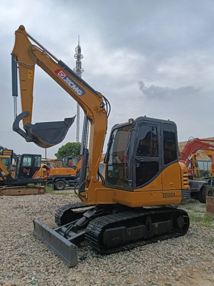XCMG XE 60 DA - Mini ekskavatorius: foto 1 XCMG XE 60 DA - Mini ekskavatorius: foto 1