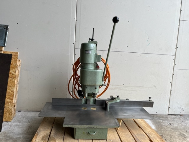 Hang Papierbohrermaschine 136 D - Spausdinimo mašina: foto 1 Hang Papierbohrermaschine 136 D - Spausdinimo mašina: foto 1