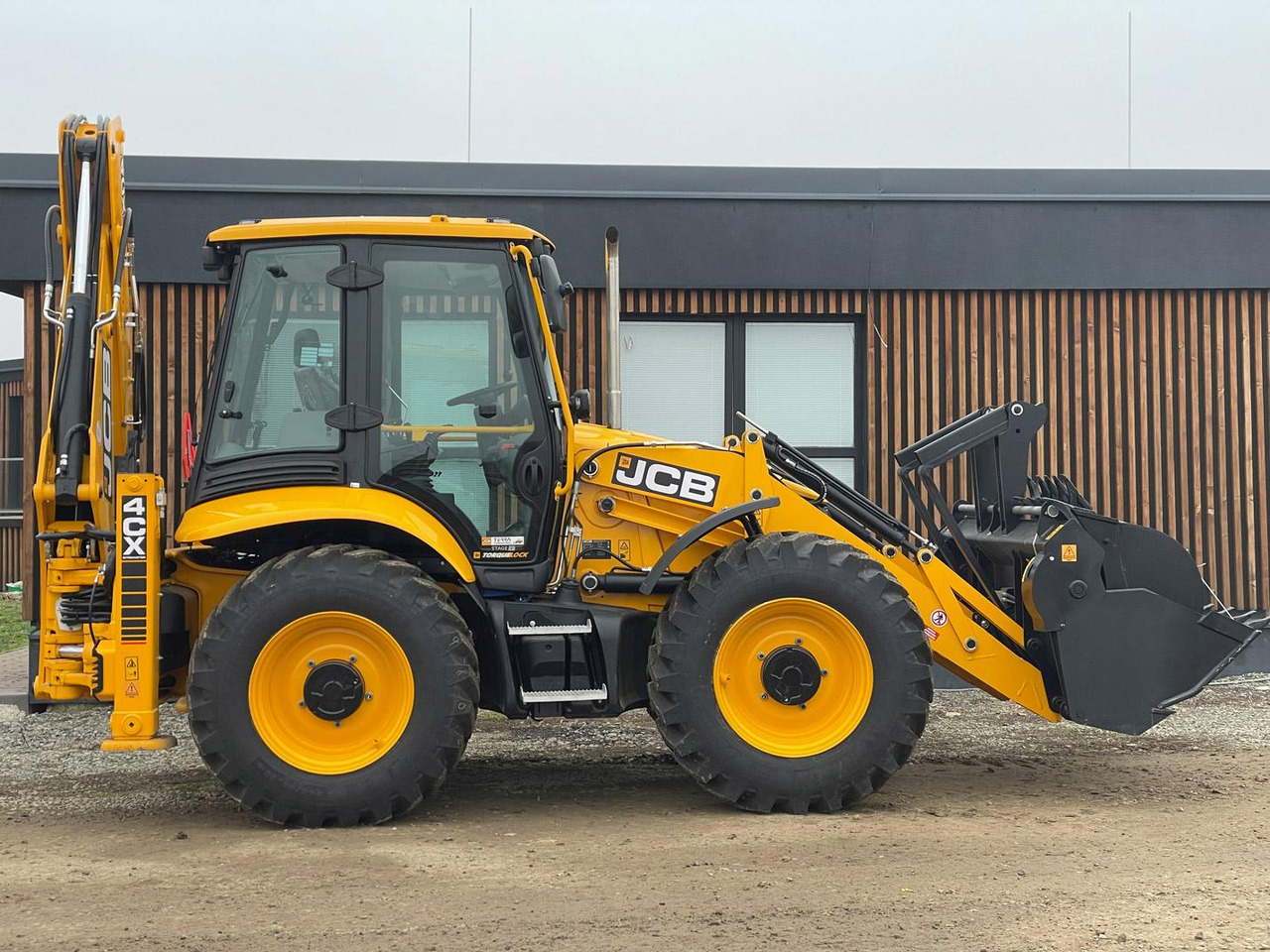 JCB 4CX, PRO, AEC - Ekskavatorius-krautuvas: foto 1 JCB 4CX, PRO, AEC - Ekskavatorius-krautuvas: foto 1