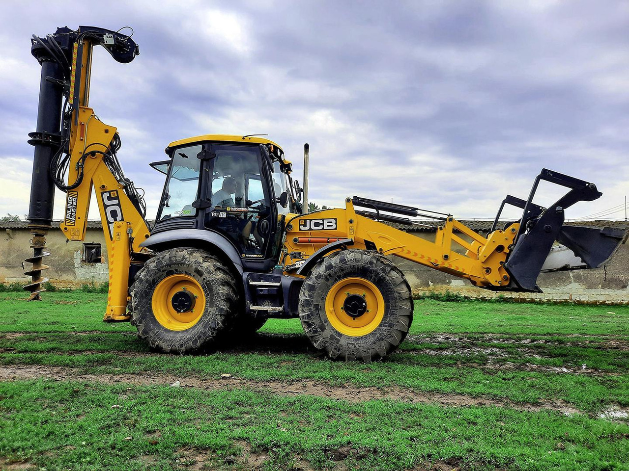 JCB 4CX, Vrtná súprava, Traktobager - Ekskavatorius-krautuvas: foto 1 JCB 4CX, Vrtná súprava, Traktobager - Ekskavatorius-krautuvas: foto 1