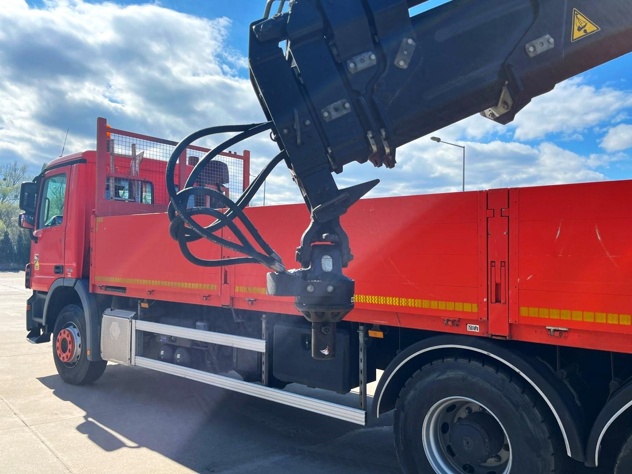 Platforminis/ Bortinis sunkvežimis, Sunkvežimis su kranu Mercedes truck Actros, Haib 166, 2636: foto 18