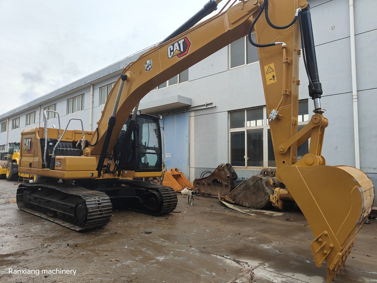 CATERPILLAR 320GC - Vikšrinis ekskavatorius: foto 3 CATERPILLAR 320GC - Vikšrinis ekskavatorius: foto 3