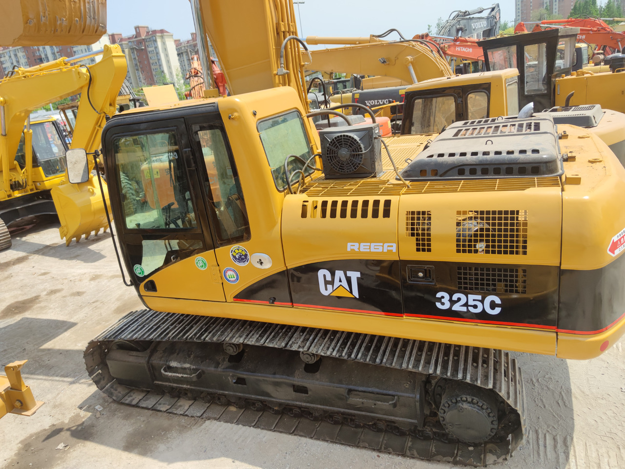 CATERPILLAR 325C - Vikšrinis ekskavatorius: foto 1 CATERPILLAR 325C - Vikšrinis ekskavatorius: foto 1