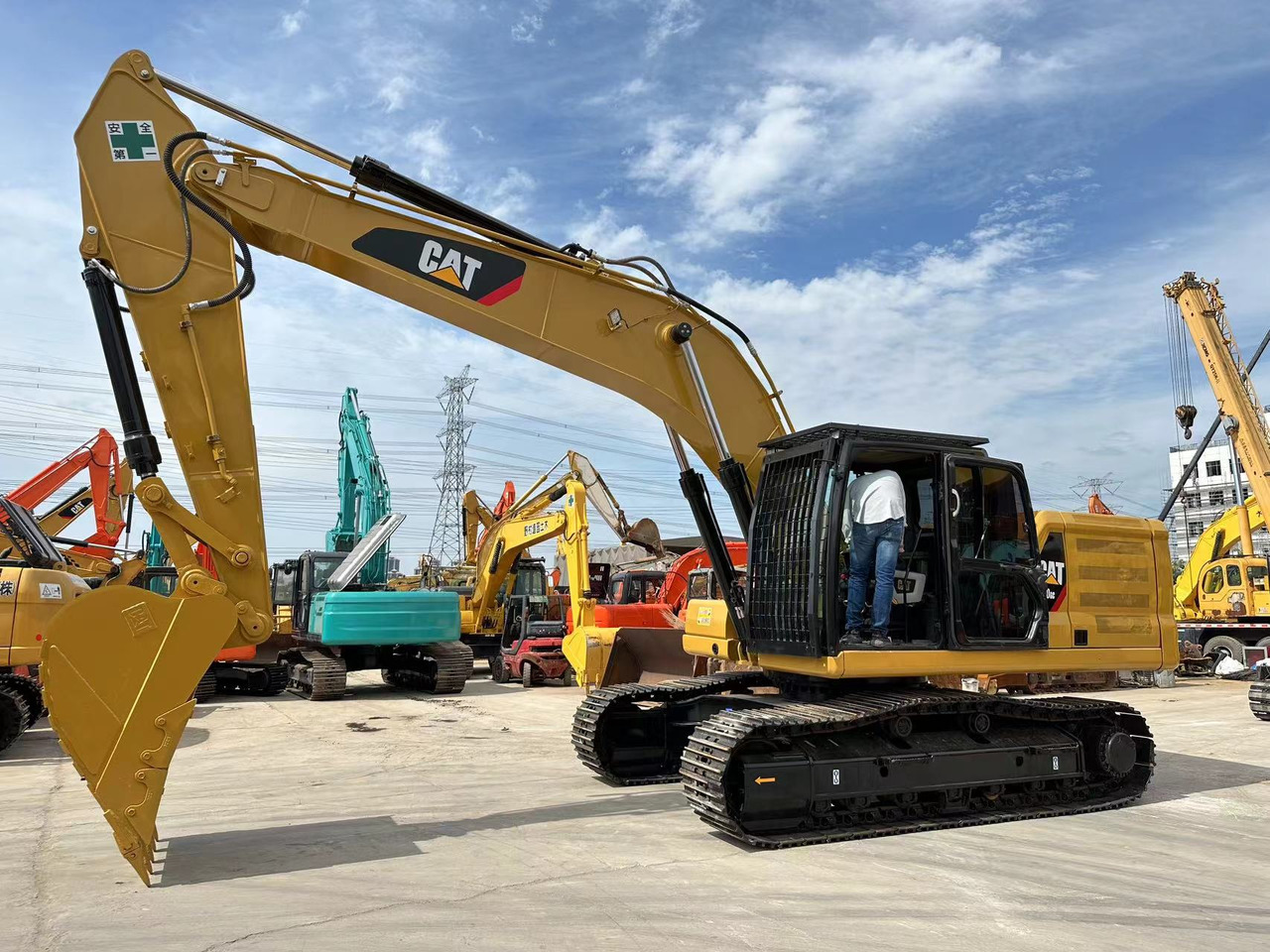 CATERPILLAR 330GC Used cat 330GC excavator - Vikšrinis ekskavatorius: foto 1 CATERPILLAR 330GC Used cat 330GC excavator - Vikšrinis ekskavatorius: foto 1