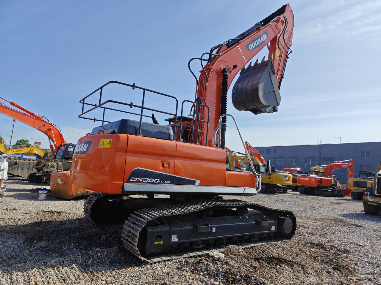DOOSAN DX300 used excavator - Autokranas: foto 4 DOOSAN DX300 used excavator - Autokranas: foto 4