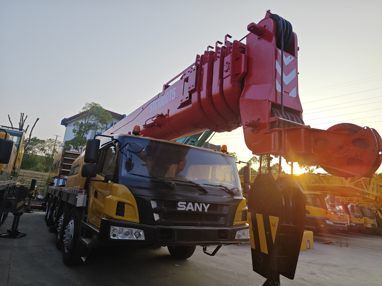 SANY STC1000 100TON TRUCK CRANE - Visureigis kranas: foto 1 SANY STC1000 100TON TRUCK CRANE - Visureigis kranas: foto 1