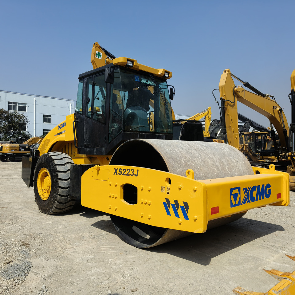 XCMG XS223J USED ROAD ROLLER - Kompaktorius: foto 3 XCMG XS223J USED ROAD ROLLER - Kompaktorius: foto 3