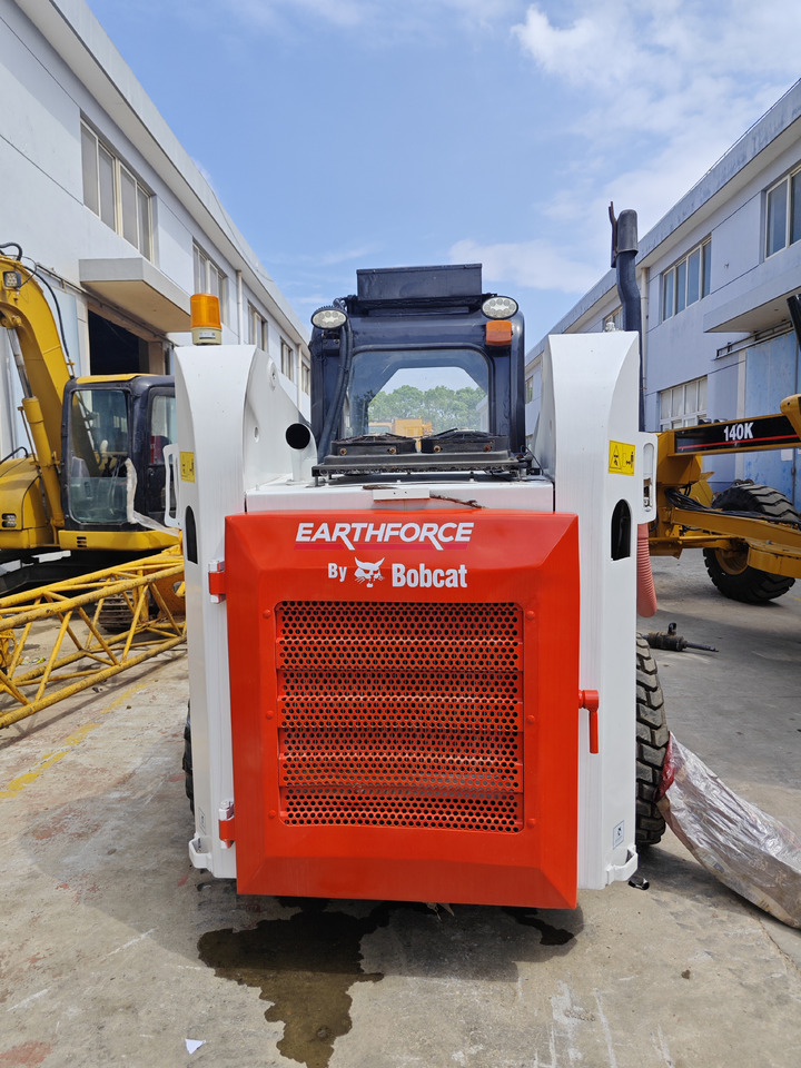 Bobcat S300 - Mini krautuvas: foto 5 Bobcat S300 - Mini krautuvas: foto 5