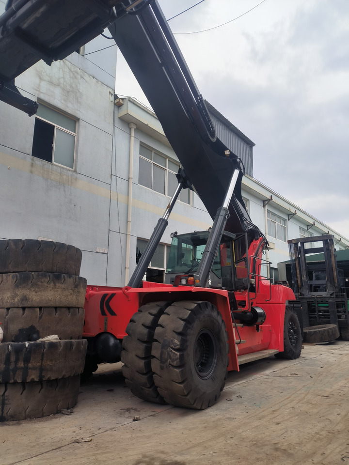 Kalmar DRF450 Used Reach stacker/Container forklift - Stelažų krautuvas: foto 4 Kalmar DRF450 Used Reach stacker/Container forklift - Stelažų krautuvas: foto 4