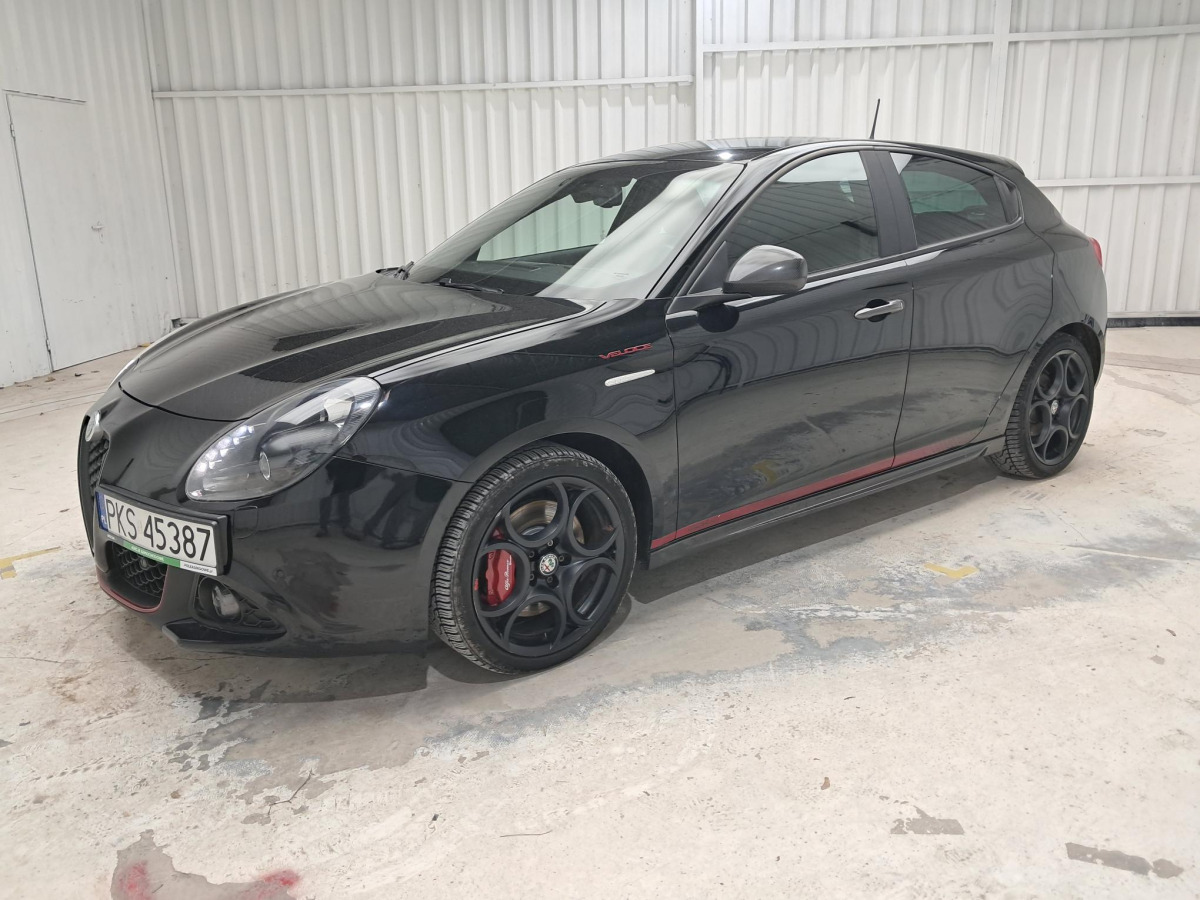 ALFA ROMEO ALFA GIULIETTA HATCHBACK - Lengvasis automobilis: foto 2 ALFA ROMEO ALFA GIULIETTA HATCHBACK - Lengvasis automobilis: foto 2
