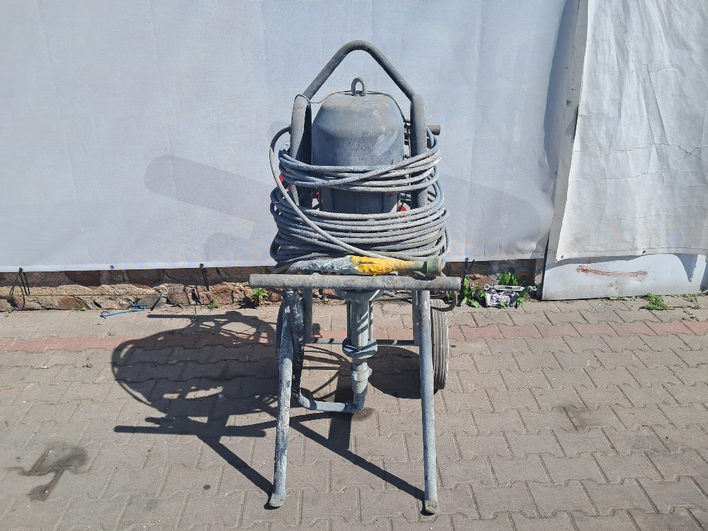 Agregat malarski pompa WAGNER PROTEC 95-150 - Rok 2022 - 530 bar - AIRLESS - Statybinė įranga: foto 2 Agregat malarski pompa WAGNER PROTEC 95-150 - Rok 2022 - 530 bar - AIRLESS - Statybinė įranga: foto 2