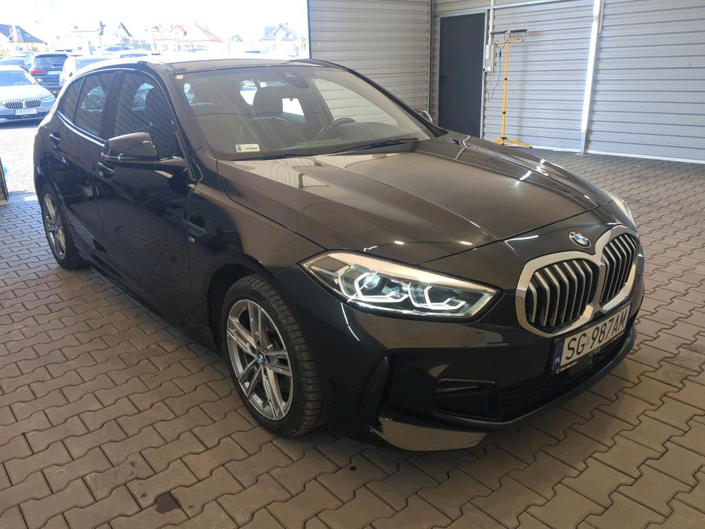 BMW 118I HATCHBACK - Lengvasis automobilis: foto 1 BMW 118I HATCHBACK - Lengvasis automobilis: foto 1