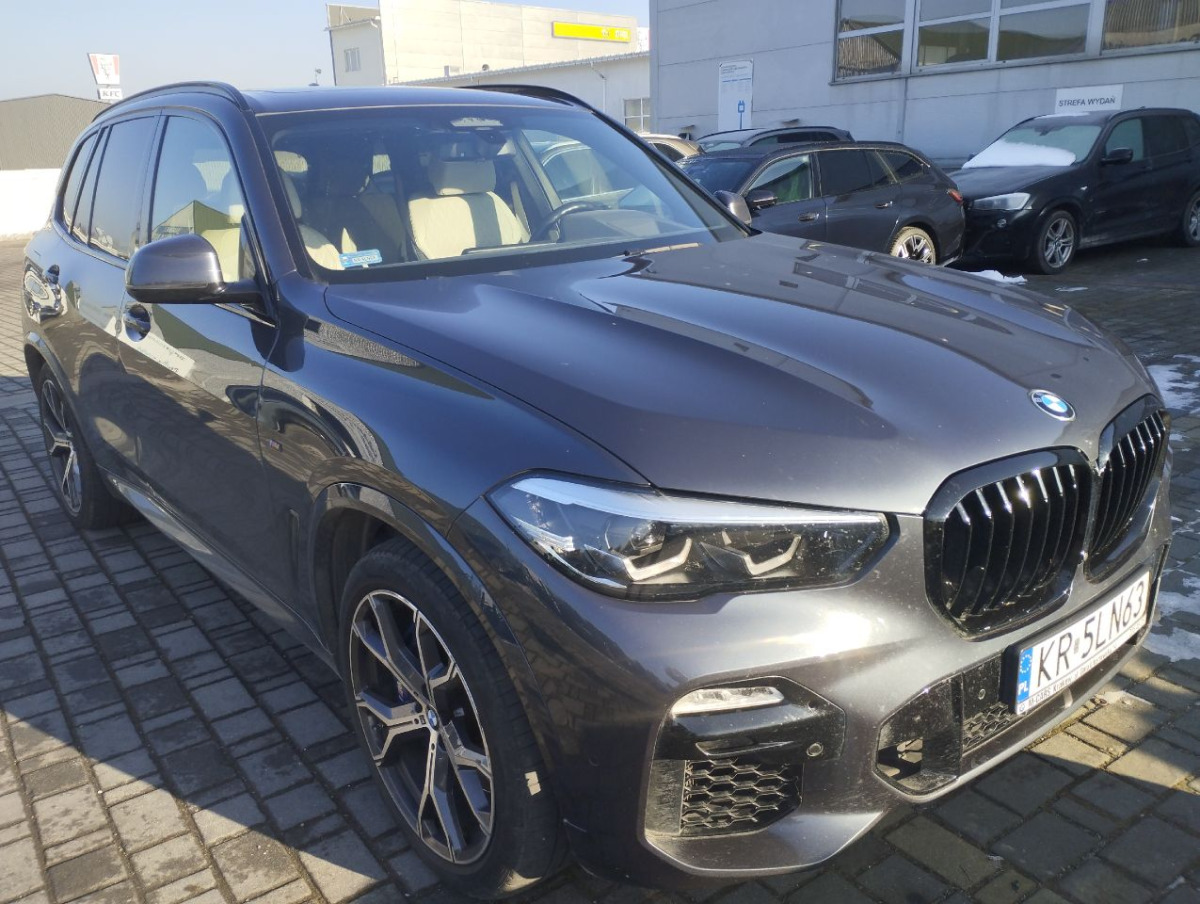 Lengvasis automobilis BMW X5 M50D SUV: foto 1