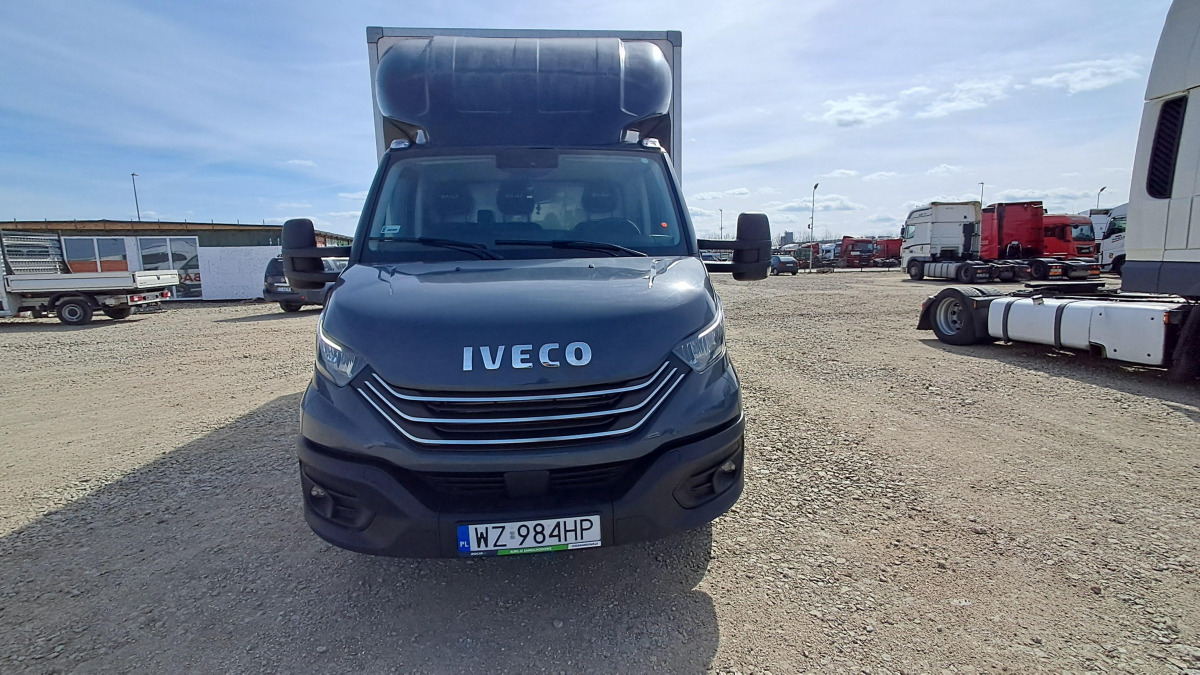 IVECO DAILY 50C18 KONTENER Z WINDĄ - Furgonas su krovinių dėže: foto 2 IVECO DAILY 50C18 KONTENER Z WINDĄ - Furgonas su krovinių dėže: foto 2