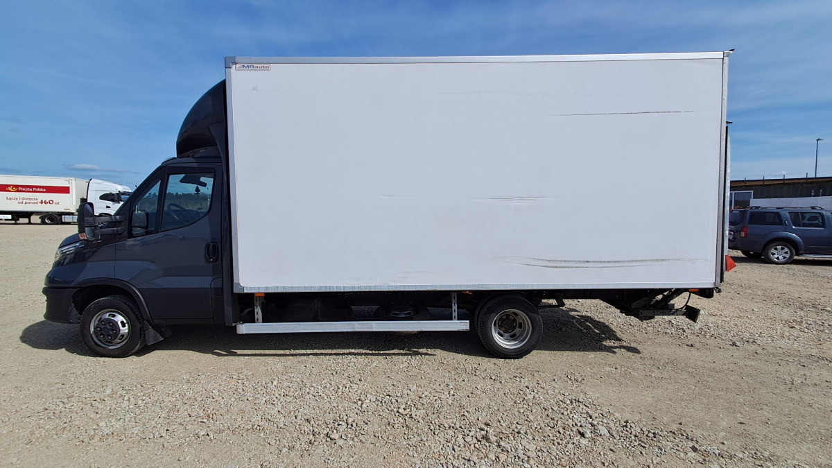 IVECO DAILY 50C18 KONTENER Z WINDĄ - Furgonas su krovinių dėže: foto 4 IVECO DAILY 50C18 KONTENER Z WINDĄ - Furgonas su krovinių dėže: foto 4