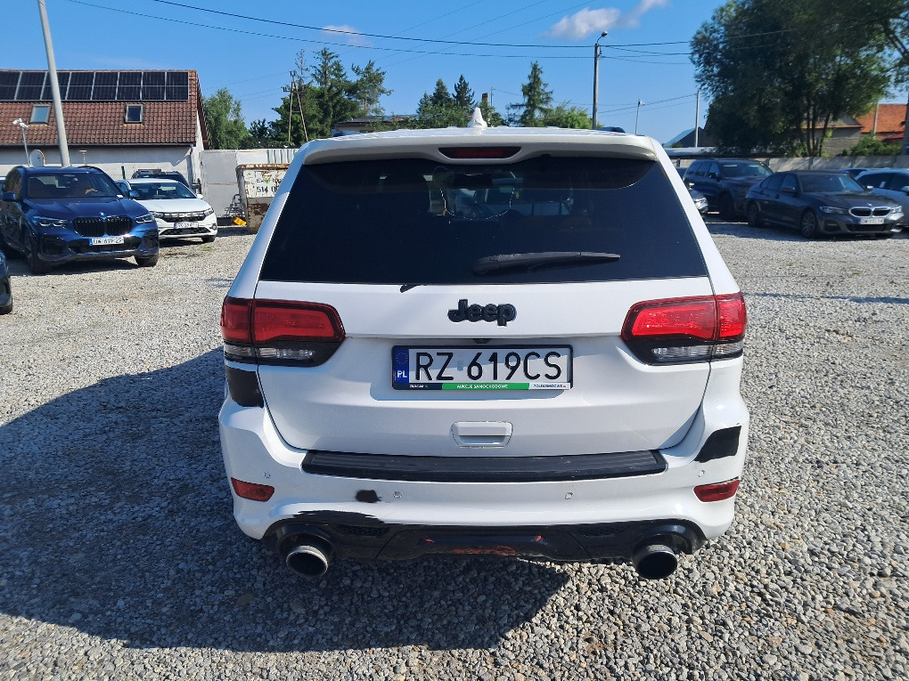 JEEP GRAND CHEROKEE SRT SUV - Visureigis: foto 4 JEEP GRAND CHEROKEE SRT SUV - Visureigis: foto 4