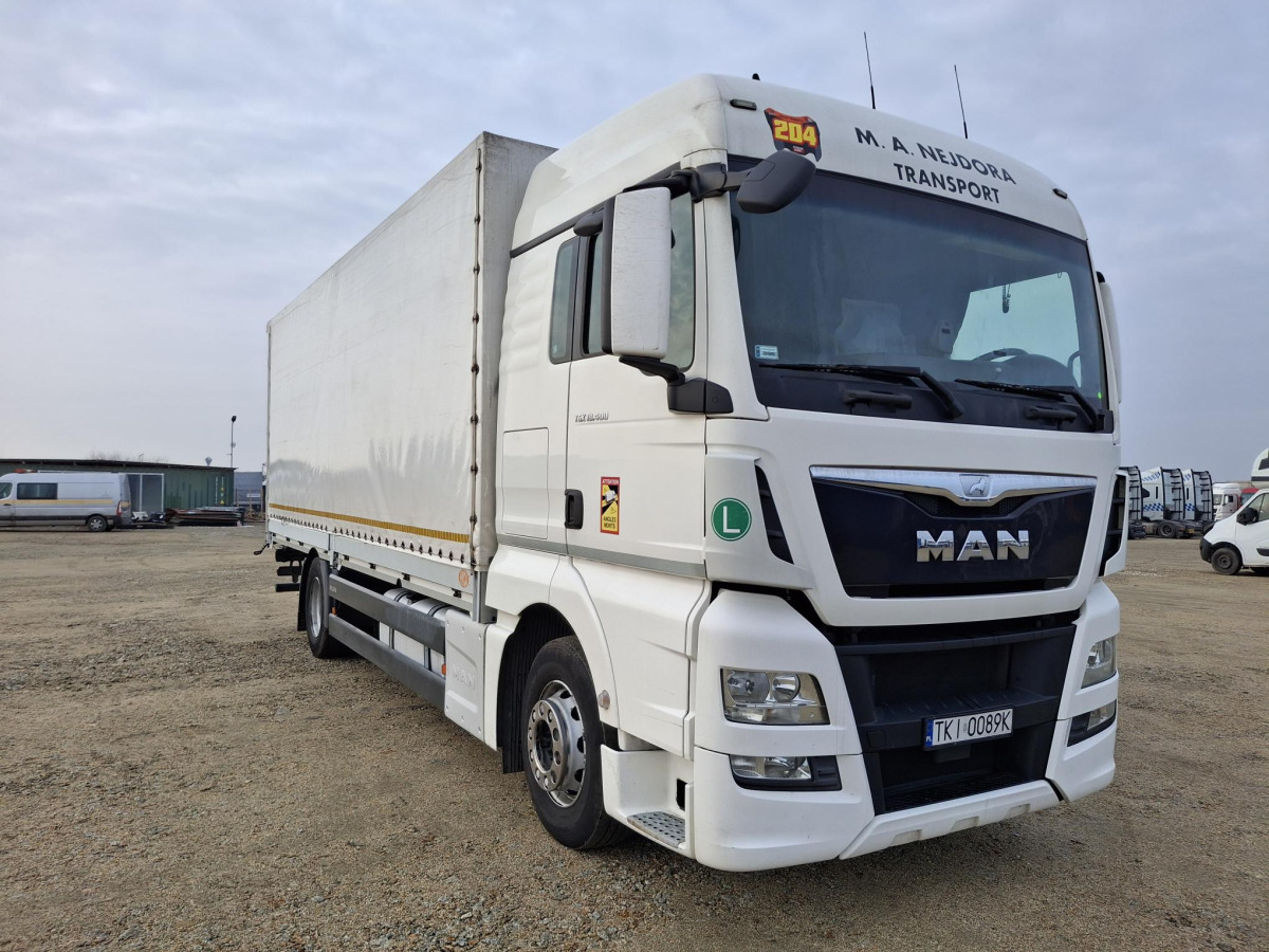 MAN TGX 18.400 SOLÓWKA - Tentinis sunkvežimis: foto 1 MAN TGX 18.400 SOLÓWKA - Tentinis sunkvežimis: foto 1