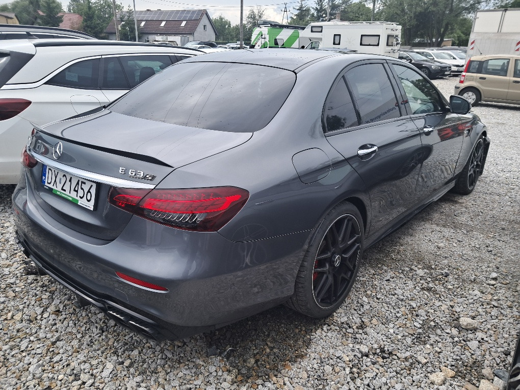 MERCEDES BENZ AMG E63S SEDAN - Sedanas: foto 4 MERCEDES BENZ AMG E63S SEDAN - Sedanas: foto 4