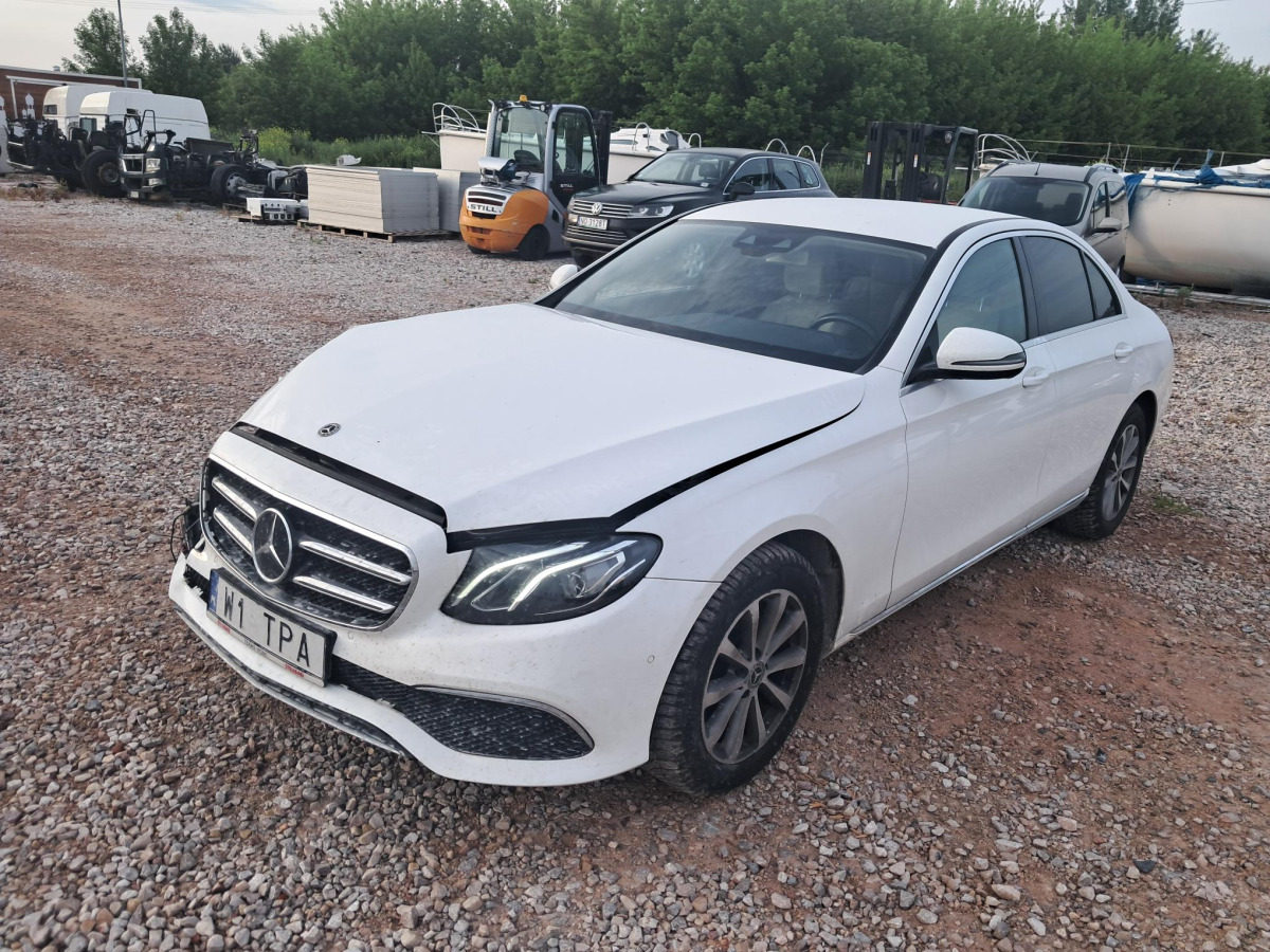 MERCEDES BENZ E 220 D 4MATIC SEDAN - Sedanas: foto 3 MERCEDES BENZ E 220 D 4MATIC SEDAN - Sedanas: foto 3