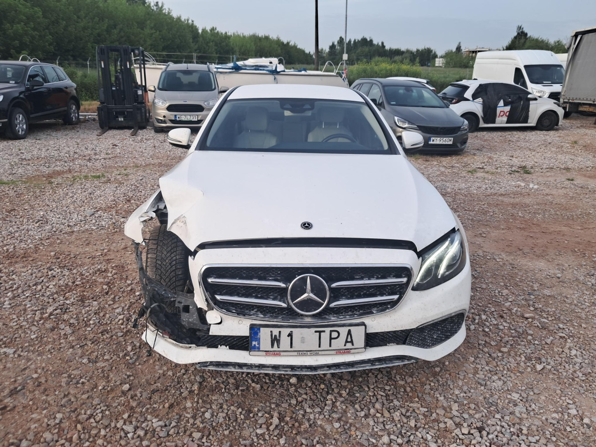 MERCEDES BENZ E 220 D 4MATIC SEDAN - Sedanas: foto 2 MERCEDES BENZ E 220 D 4MATIC SEDAN - Sedanas: foto 2