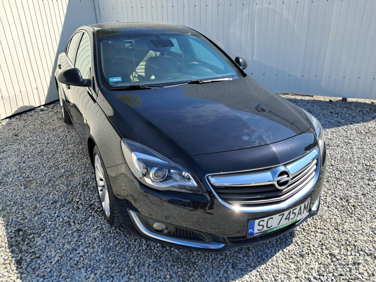 OPEL INSIGNIA HATCHBACK - Hečbekas: foto 1 OPEL INSIGNIA HATCHBACK - Hečbekas: foto 1