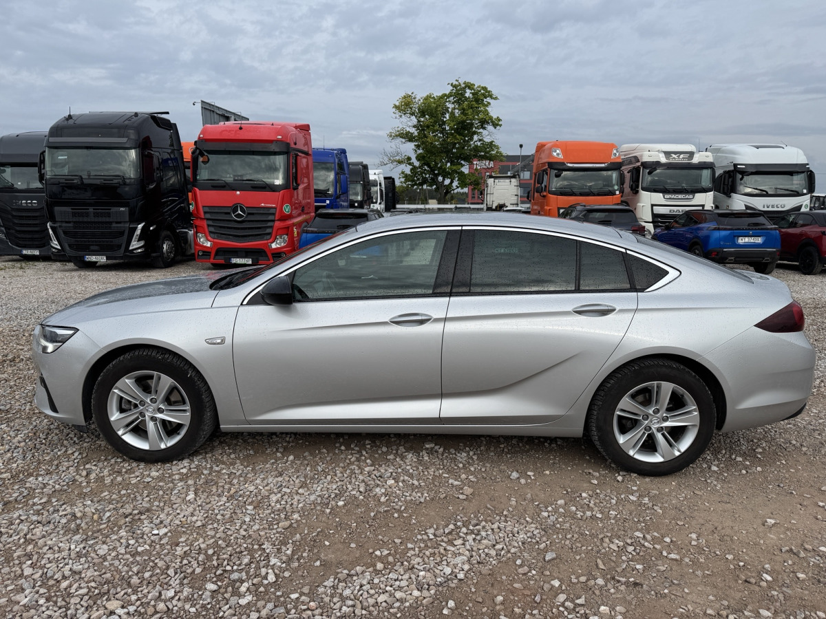 OPEL INSIGNIA LIFTBACK - Lengvasis automobilis: foto 4 OPEL INSIGNIA LIFTBACK - Lengvasis automobilis: foto 4