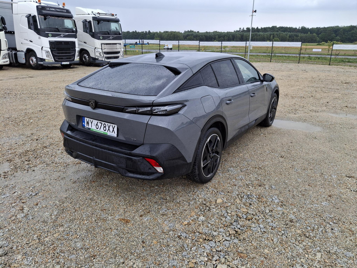 PEUGEOT 408 HATCHBACK - Hečbekas: foto 5 PEUGEOT 408 HATCHBACK - Hečbekas: foto 5