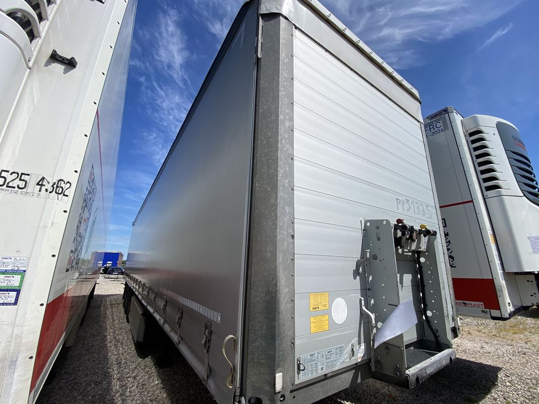 SCHMITZ CARGOBULL SCB S3T FIRANA - Tentinė priekaba: foto 5 SCHMITZ CARGOBULL SCB S3T FIRANA - Tentinė priekaba: foto 5