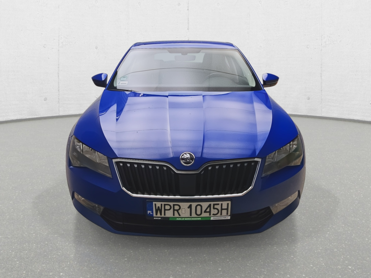 SKODA SUPERB LIFTBACK - Lengvasis automobilis: foto 3 SKODA SUPERB LIFTBACK - Lengvasis automobilis: foto 3