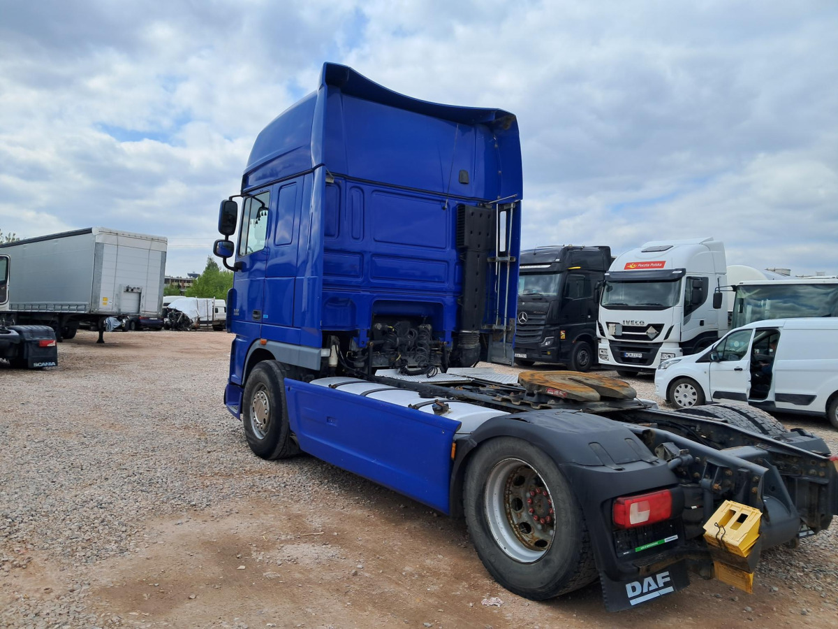 DAF XF CIĄGNIK SIODŁOWY - Vilkikas: foto 4 DAF XF CIĄGNIK SIODŁOWY - Vilkikas: foto 4