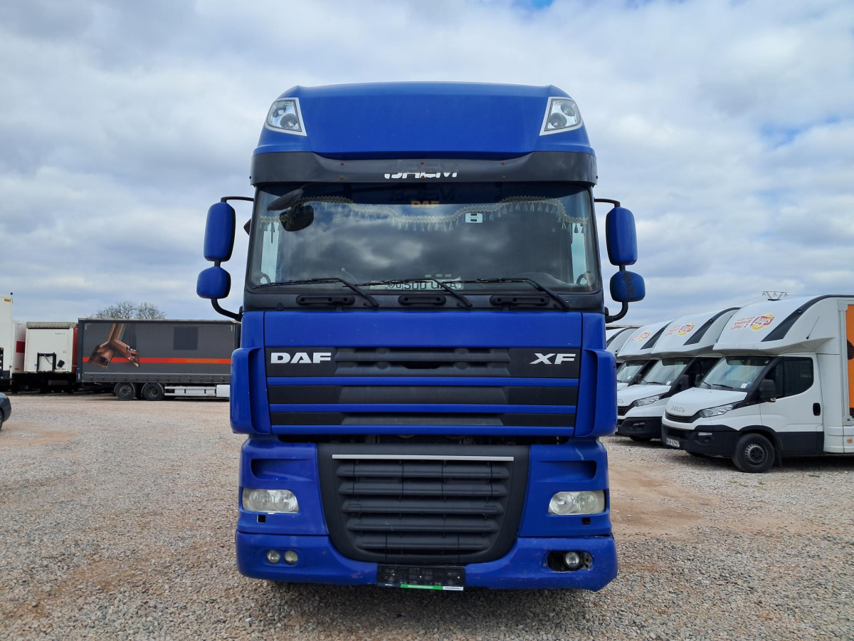 DAF XF CIĄGNIK SIODŁOWY - Vilkikas: foto 2 DAF XF CIĄGNIK SIODŁOWY - Vilkikas: foto 2