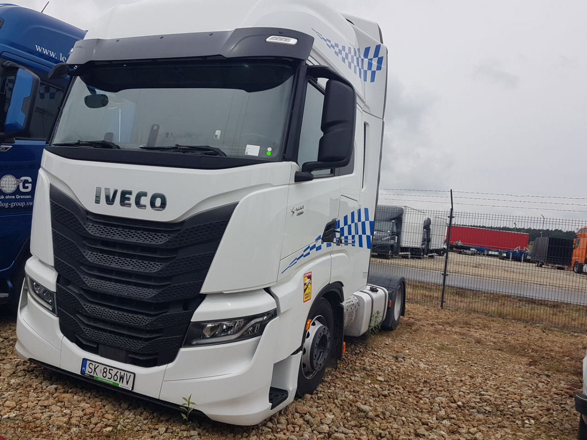 IVECO AS440ST/FP LT CIĄGNIK SIODŁOWY - Vilkikas: foto 3 IVECO AS440ST/FP LT CIĄGNIK SIODŁOWY - Vilkikas: foto 3