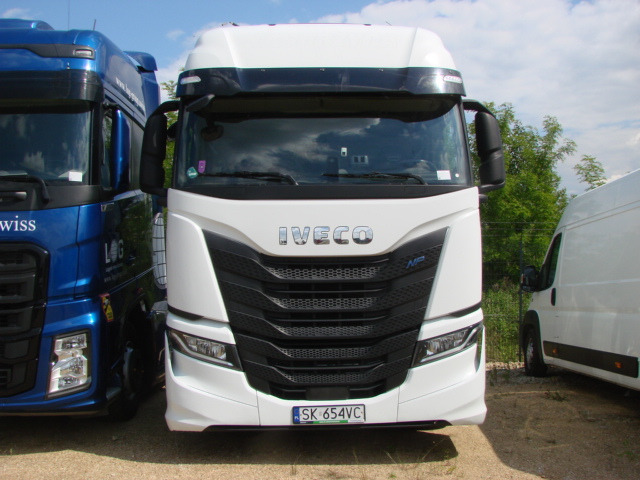 IVECO AS440ST/FP LT LNG CIĄGNIK SIODŁOWY - Vilkikas: foto 2 IVECO AS440ST/FP LT LNG CIĄGNIK SIODŁOWY - Vilkikas: foto 2