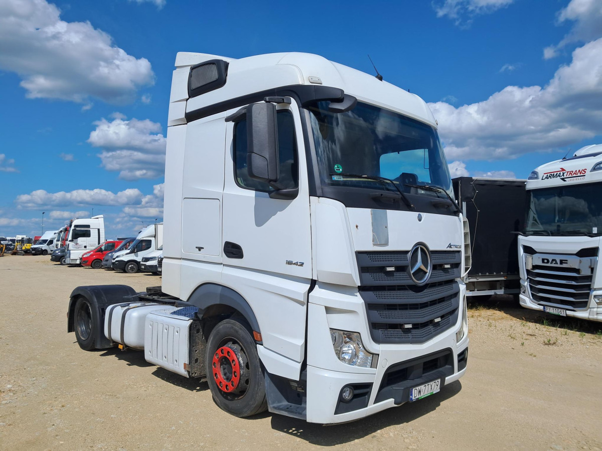 MERCEDES BENZ ACTROS CIĄGNIK SIODŁOWY - Vilkikas: foto 1 MERCEDES BENZ ACTROS CIĄGNIK SIODŁOWY - Vilkikas: foto 1