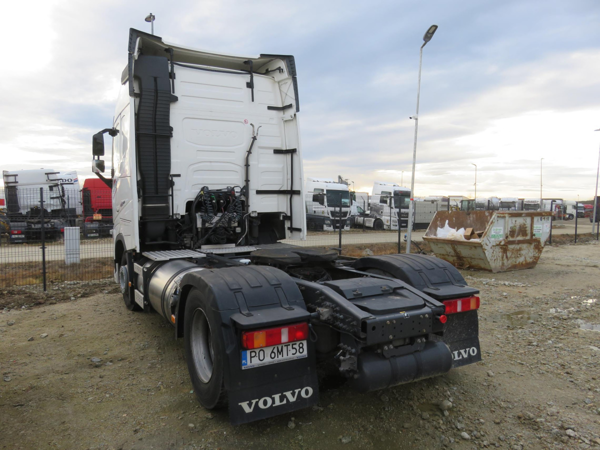 VOLVO FH 460 CIĄGNIK SIODŁOWY - Vilkikas: foto 3 VOLVO FH 460 CIĄGNIK SIODŁOWY - Vilkikas: foto 3