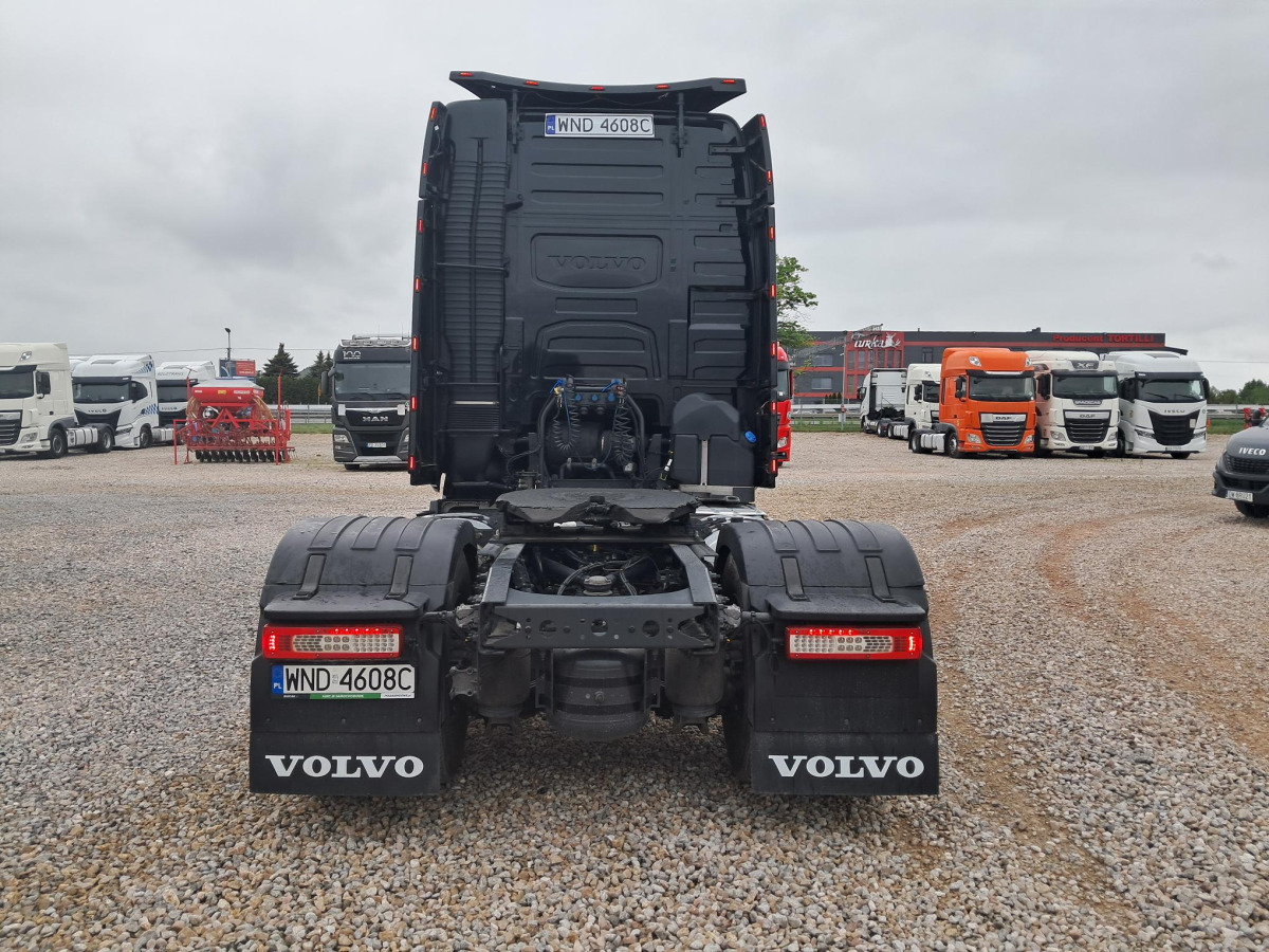 VOLVO FH CIĄGNIK SIODŁOWY - Vilkikas: foto 5 VOLVO FH CIĄGNIK SIODŁOWY - Vilkikas: foto 5