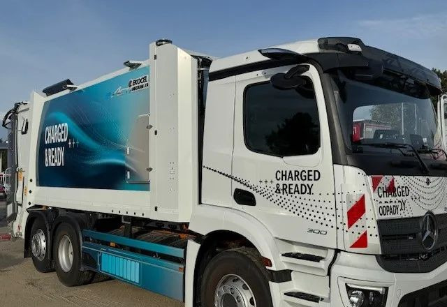 Mercedes-Benz eActros 300 L 6x2 Elektryczna śmieciarka - Šiukšliavežis: foto 2 Mercedes-Benz eActros 300 L 6x2 Elektryczna śmieciarka - Šiukšliavežis: foto 2