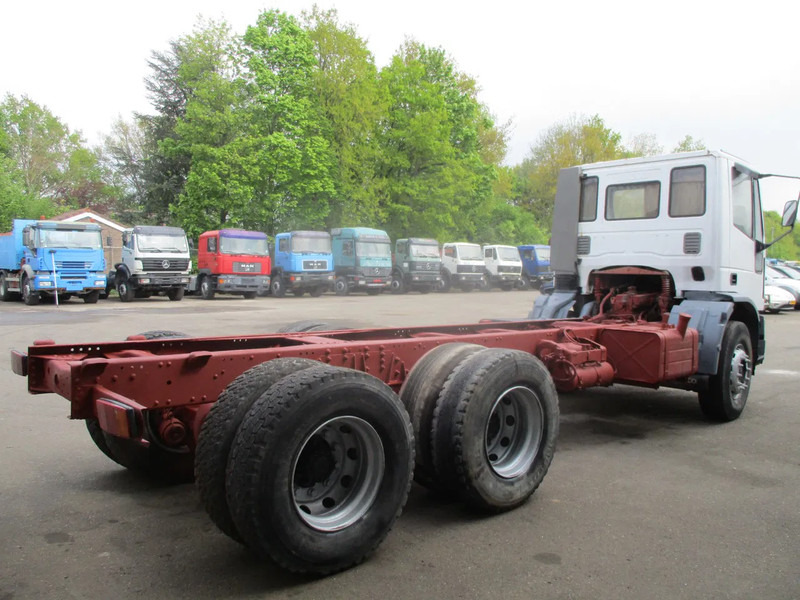 Iveco Eurotrakker 260 E 34 , Manual , 6x4 , Euro 2 - Važiuoklės sunkvežimis: foto 3 Iveco Eurotrakker 260 E 34 , Manual , 6x4 , Euro 2 - Važiuoklės sunkvežimis: foto 3