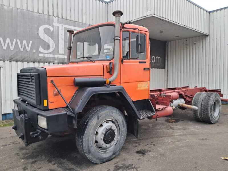 Iveco Magirus Deutz 170-23 ,V8 ,4x4 , ZF Manual , Spring suspension - Važiuoklės sunkvežimis: foto 1 Iveco Magirus Deutz 170-23 ,V8 ,4x4 , ZF Manual , Spring suspension - Važiuoklės sunkvežimis: foto 1