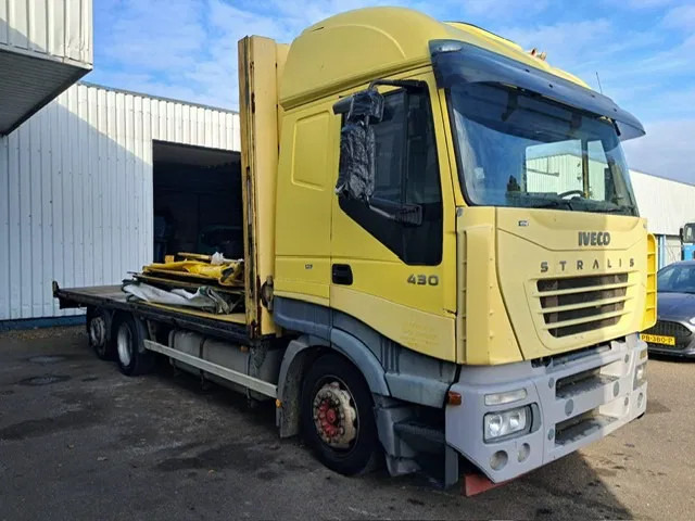 Iveco Stralis 430 , 6x2 , Manual Gearbox , Euro 3 - Tentinis sunkvežimis: foto 4 Iveco Stralis 430 , 6x2 , Manual Gearbox , Euro 3 - Tentinis sunkvežimis: foto 4