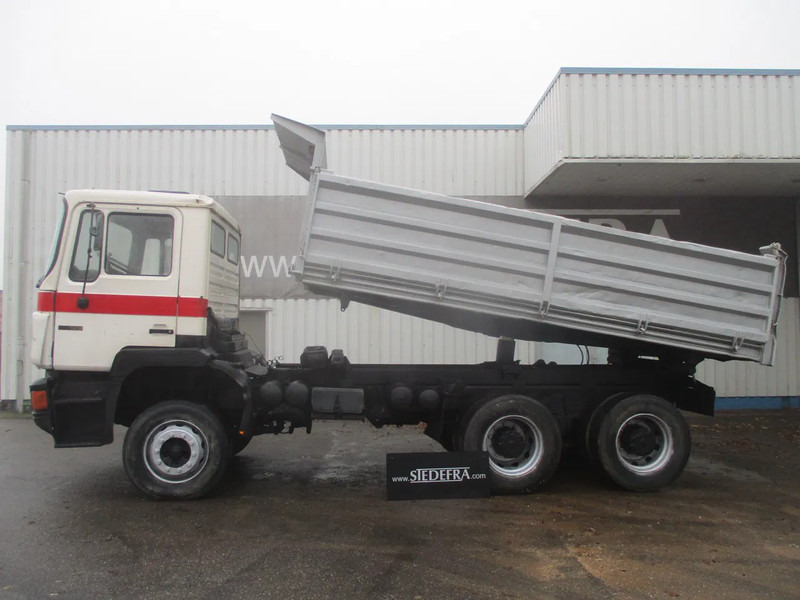 MAN 26 322 ZF Manual , 6x4 , 3 way tipper , Spring suspension - Savivartis sunkvežimis: foto 2 MAN 26 322 ZF Manual , 6x4 , 3 way tipper , Spring suspension - Savivartis sunkvežimis: foto 2