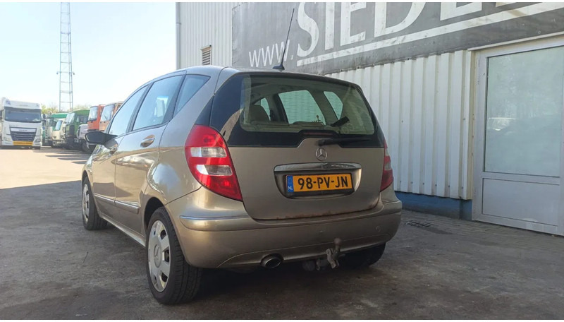 Mercedes-Benz A-Klasse 170 , Airco , leder , distrbute ketting maakt lawaai - Hečbekas: foto 5 Mercedes-Benz A-Klasse 170 , Airco , leder , distrbute ketting maakt lawaai - Hečbekas: foto 5