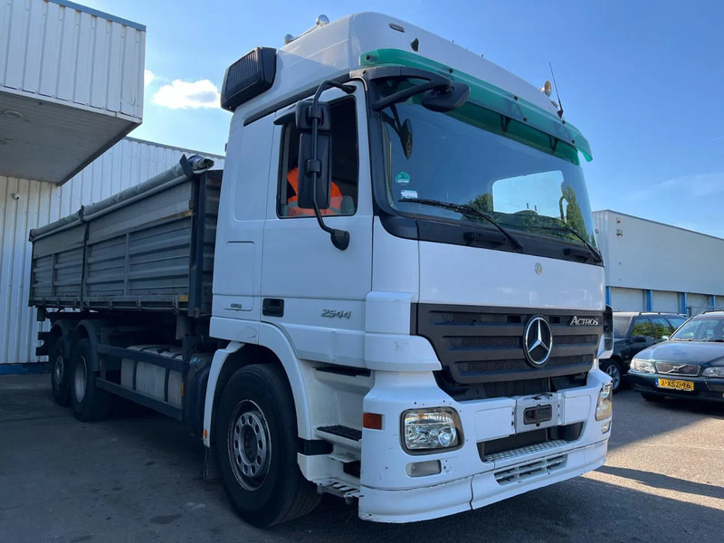 Mercedes-Benz Actros 2544 , MP2 -MP3 , 6x2 , 3 Way Tipper - Savivartis sunkvežimis: foto 4 Mercedes-Benz Actros 2544 , MP2 -MP3 , 6x2 , 3 Way Tipper - Savivartis sunkvežimis: foto 4