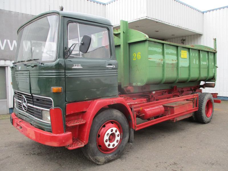 Mercedes-Benz LP 1319 , Oldtimer - Hook-lift sunkvežimis: foto 4 Mercedes-Benz LP 1319 , Oldtimer - Hook-lift sunkvežimis: foto 4